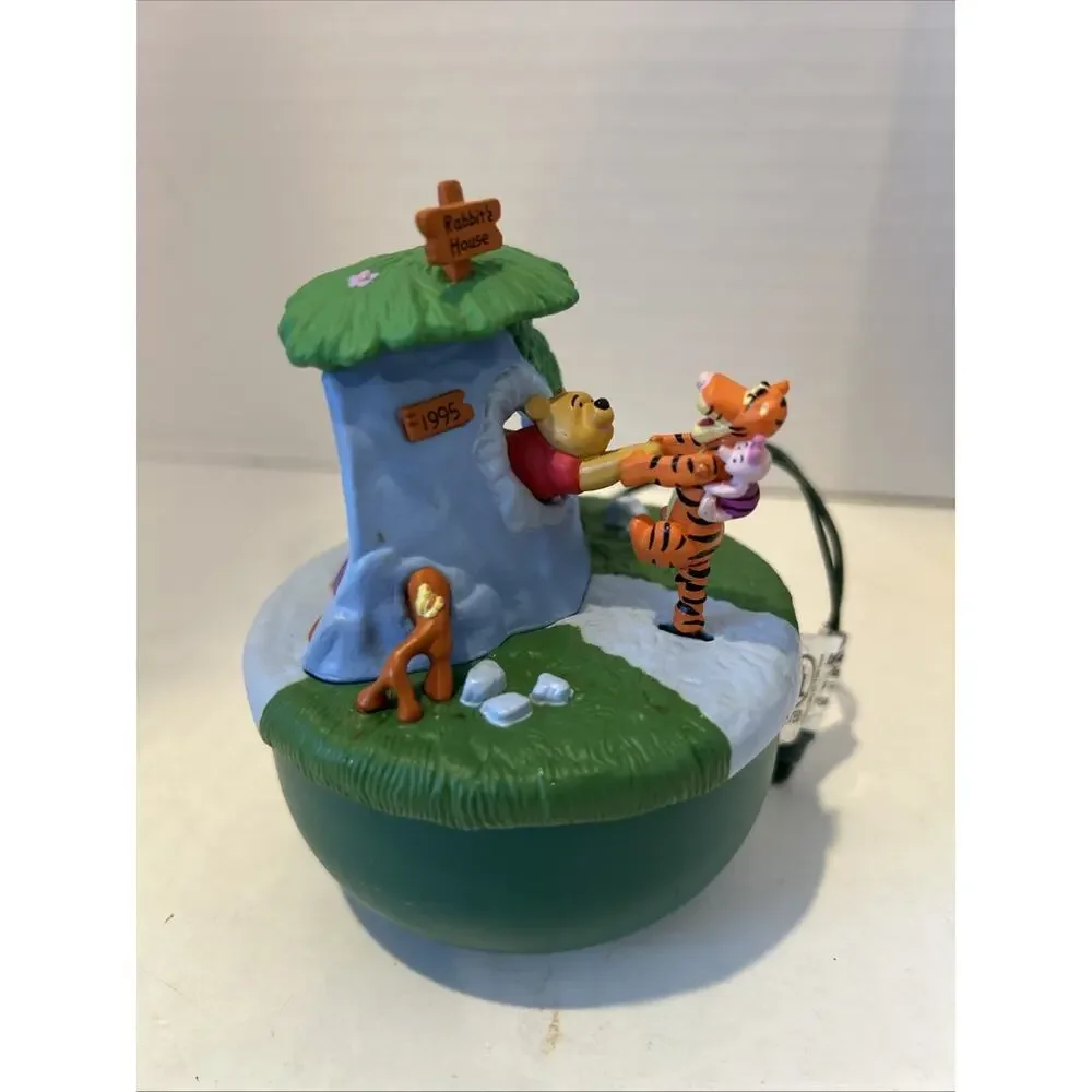 Hallmark ornament excellent